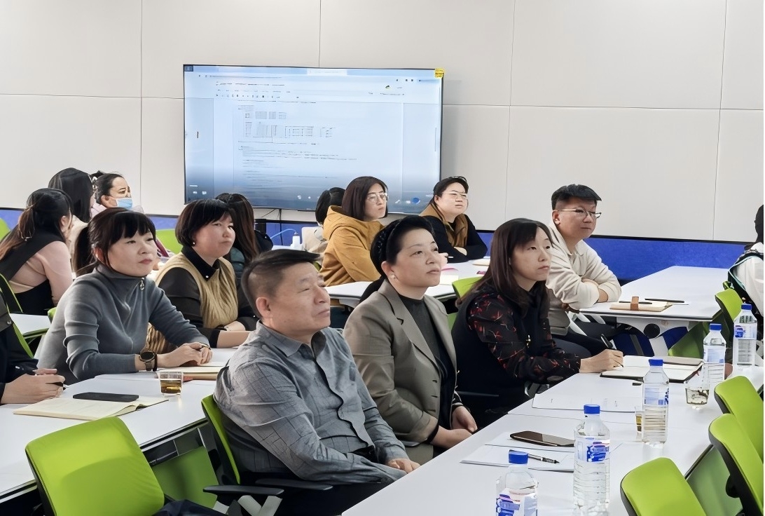 通化师范学院开启新学期"开学第一课":聚焦AI赋能教育创新与低空经济新机遇 通化师范学院开启新学期"开学第一课":聚焦AI赋能教育创新与低空经济新机遇